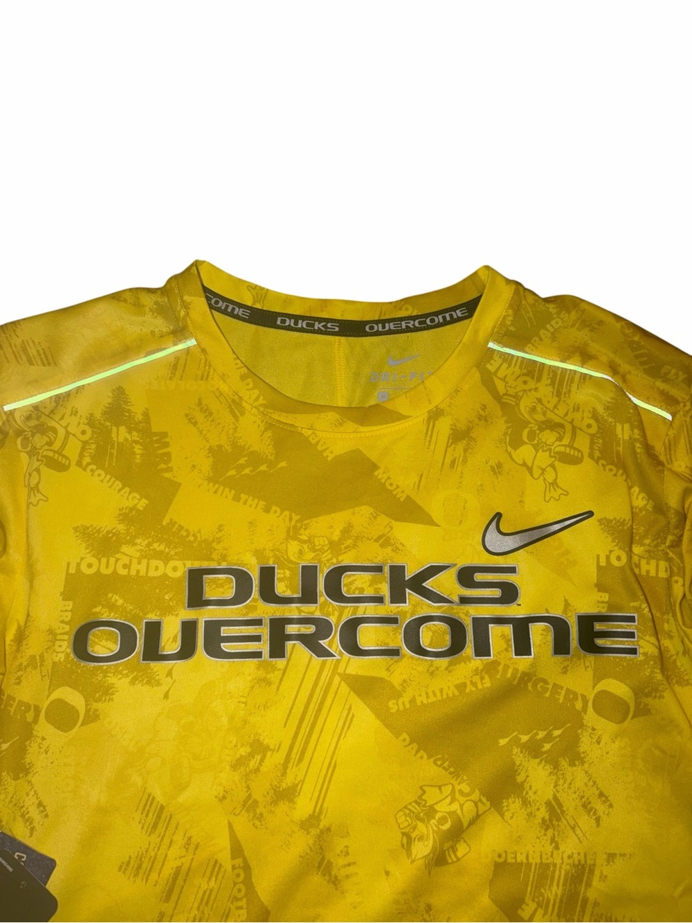 Oregon ducks cancer Nike men’s M yellow shirt NWT - Picture 2 of 5